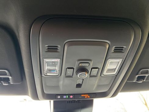 Used 2025 GMC Yukon Denali image 15