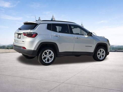 Used 2024 Jeep Compass Latitude AWD/4WD image 28