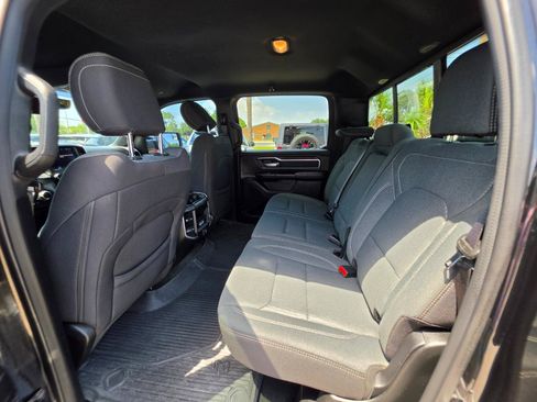 Used 2022 RAM 1500 Big Horn AWD/4WD image 11