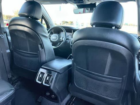 Used 2022 Kia Sorento SX Prestige image 13