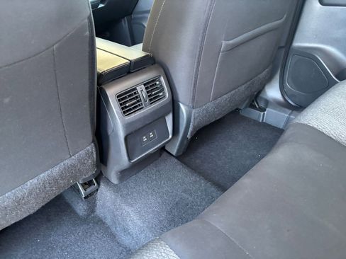 Used 2025 Nissan Rogue SV FWD image 24