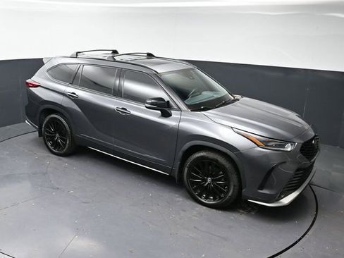 Used 2023 Toyota Highlander XSE image 27