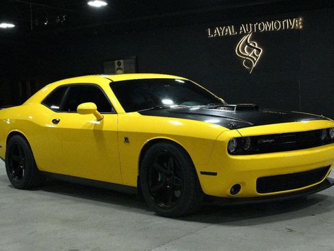 Used 2018 Dodge Challenger R/T Scat Pack image 1