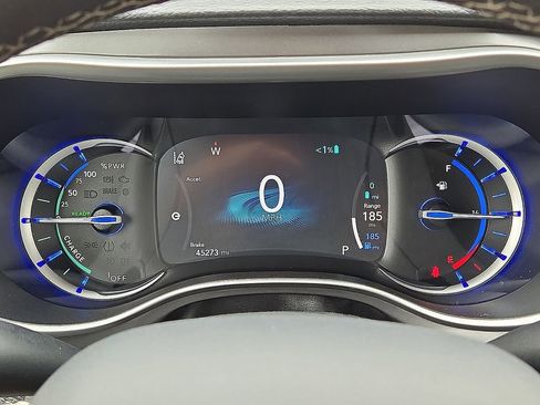 Used 2024 Chrysler Pacifica Limited FWD image 27