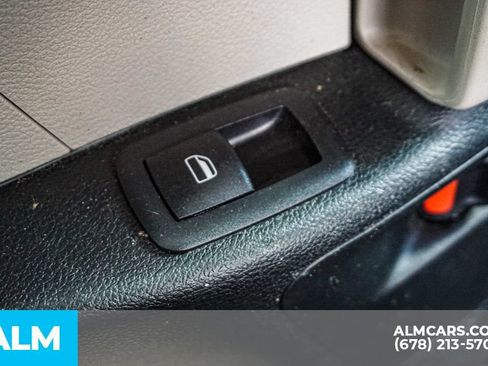 Used 2023 Chrysler Pacifica Touring-L FWD image 34