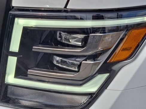 Used 2022 Nissan Titan PRO-4X w/ Pro-4x Convenience Package image 7