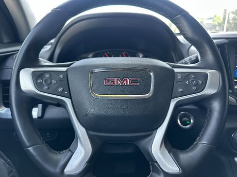 Used 2024 GMC Terrain SLT image 22