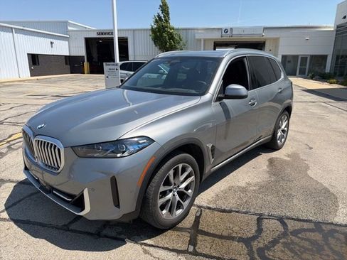 Used 2024 BMW X5 xDrive40i w/ Premium Package AWD/4WD image 9