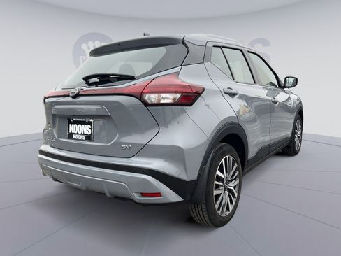 Used 2023 Nissan Kicks SV image 7