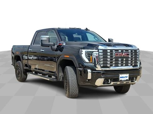 Used 2024 GMC Sierra 2500 Denali image 2