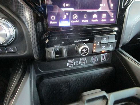 Used 2025 RAM 1500 Limited w/ Off Road Group AWD/4WD image 51