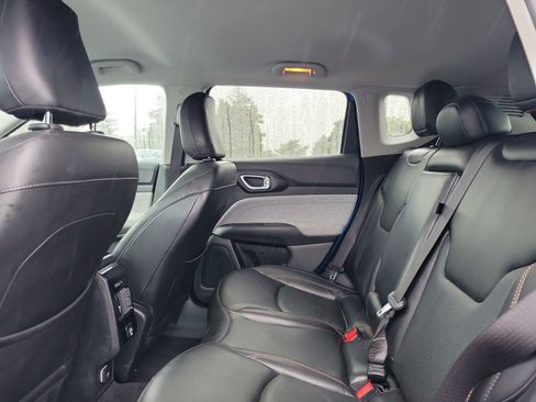 Used 2022 Jeep Compass Latitude AWD/4WD image 11