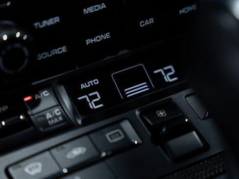 Used 2017 Porsche 911 Turbo S image 51