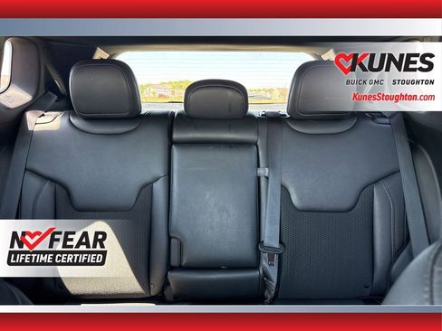 Used 2025 Jeep Compass Trailhawk AWD/4WD image 33
