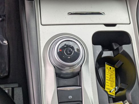 Used 2022 Ford Explorer XLT image 22