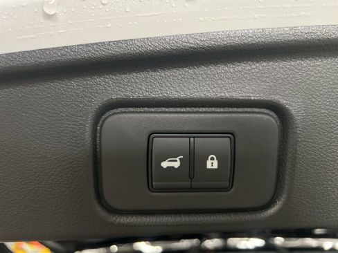 New 2026 Nissan Pathfinder Platinum image 39