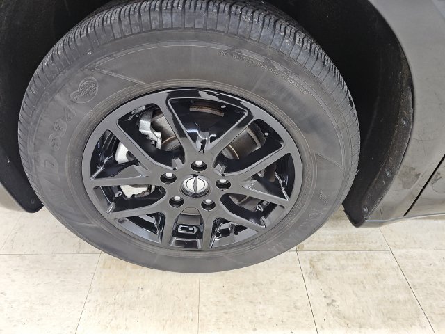 Used 2023 Chrysler Pacifica Touring-L FWD image 26