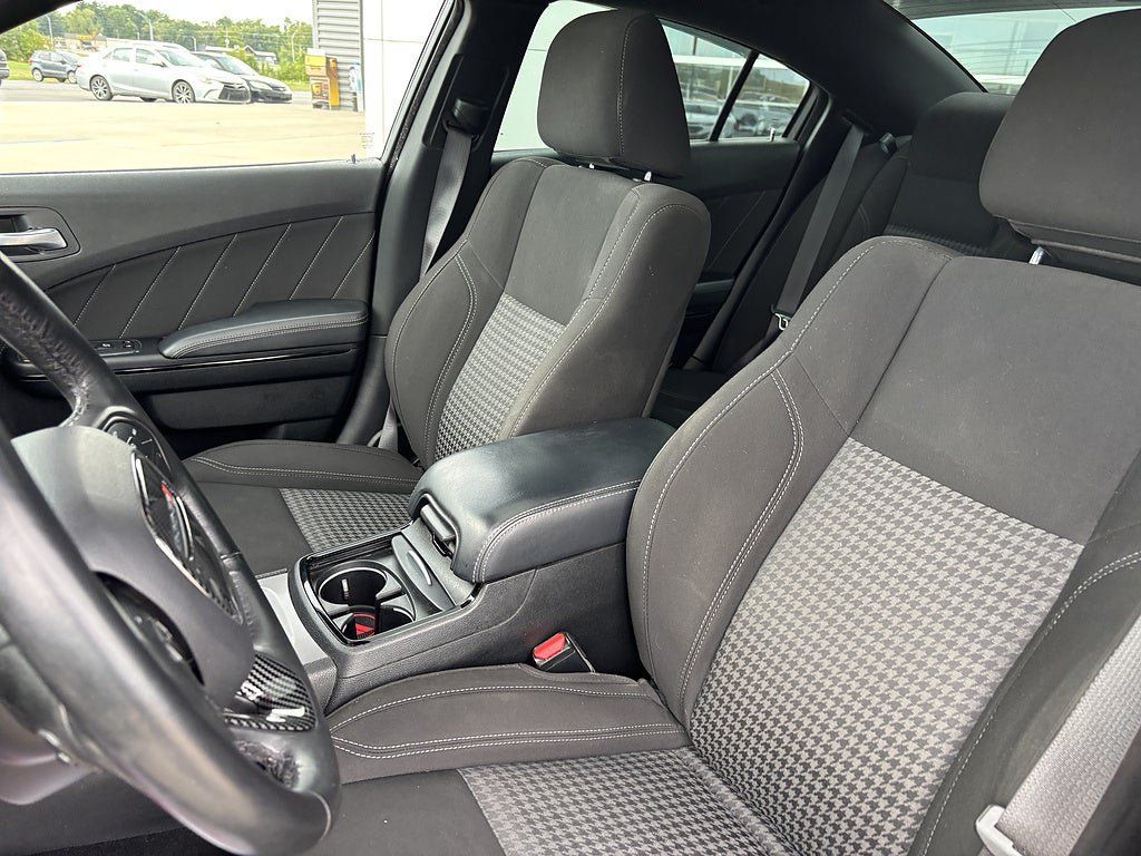 Used 2023 Dodge Charger SXT w/ Blacktop Package RWD image 10