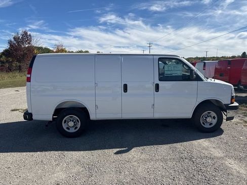 New 2025 Chevrolet Express 2500 w/ Driver Convenience Package RWD image 9