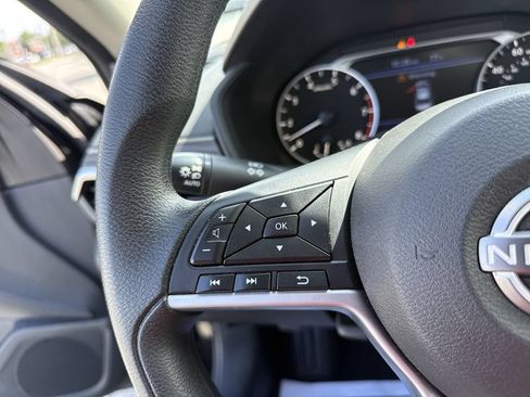 Used 2024 Nissan Altima 2.5 SV FWD image 15