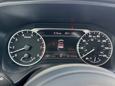 Used 2023 Nissan Rogue S AWD/4WD image 14