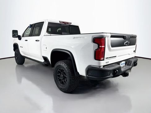 Used 2025 Chevrolet Silverado 2500 ZR2 w/ ZR2 Bison Edition AWD/4WD image 5