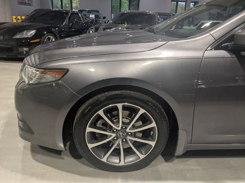 Used 2017 Acura TLX V6 w/ Technology Package FWD image 4