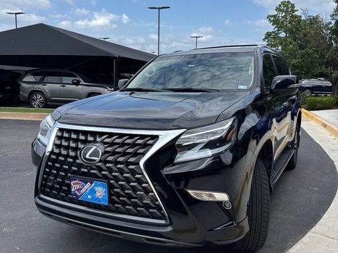 Used 2023 Lexus GX 460 Luxury w/ Accessory Package AWD/4WD image 2