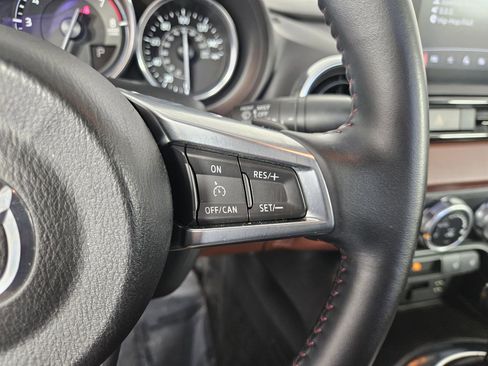 Used 2018 MAZDA MX-5 Miata RF Grand Touring RWD image 25