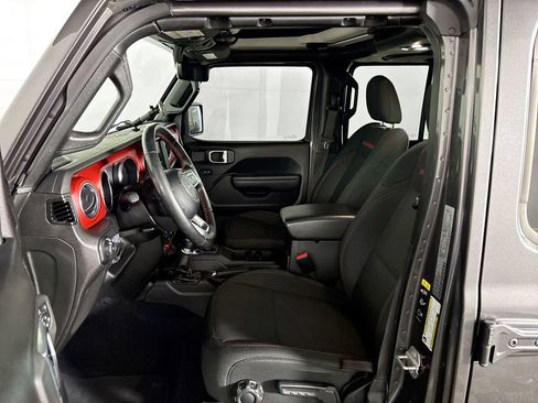 Used 2022 Jeep Wrangler Unlimited Rubicon w/ Cold Weather Group AWD/4WD image 11