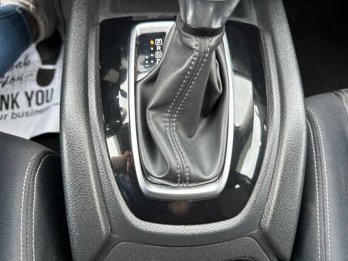 Used 2017 Nissan Rogue S AWD/4WD image 25