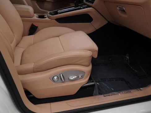 Used 2023 Porsche Macan image 51