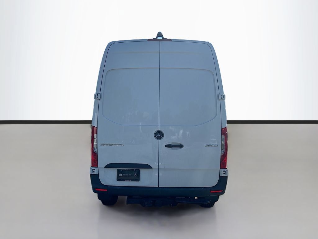Used 2024 Mercedes-Benz Sprinter 2500 image 4