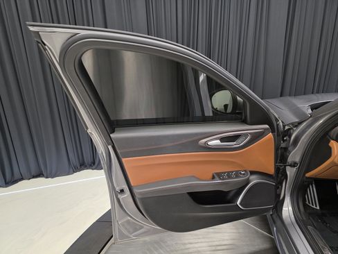 Used 2020 Alfa Romeo Giulia Ti w/ Quick Order Package 22X Lusso image 16