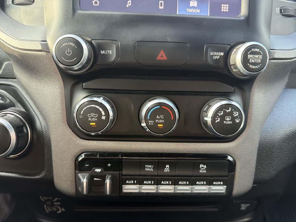Used 2024 RAM 2500 Tradesman w/ Chrome Appearance Group AWD/4WD image 12