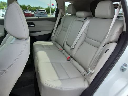 Used 2023 Nissan Rogue SL w/ SL Premium Package AWD/4WD image 7