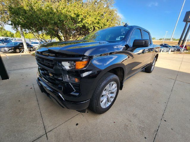 Used 2025 Chevrolet Silverado 1500 Custom RWD image 3