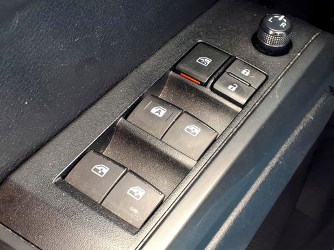 Certified 2021 Toyota Tacoma SR image 16