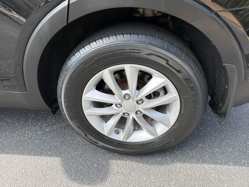 Used 2017 Kia Sorento LX image 19