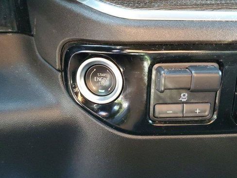 Used 2025 Chevrolet Silverado 1500 LT AWD/4WD image 24