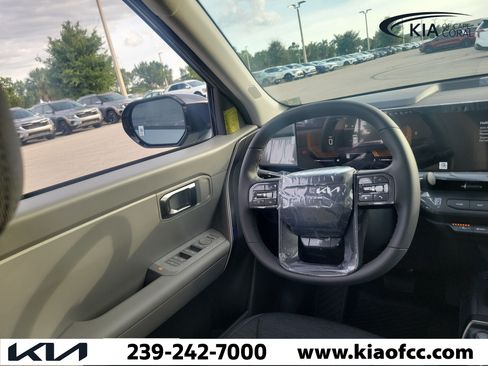 New 2027 Kia Seltos S FWD image 22