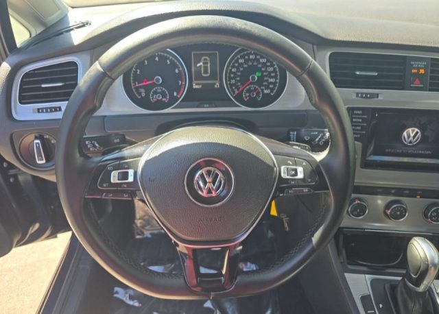 Used 2015 Volkswagen Golf S FWD image 8