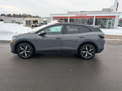 Used 2023 Volkswagen ID.4 Pro S image 2