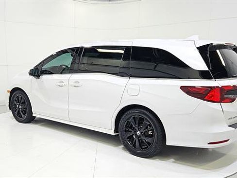 Used 2024 Honda Odyssey Sport image 6