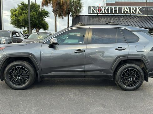 Used 2021 Toyota RAV4 XLE w/ Convenience Package FWD image 5