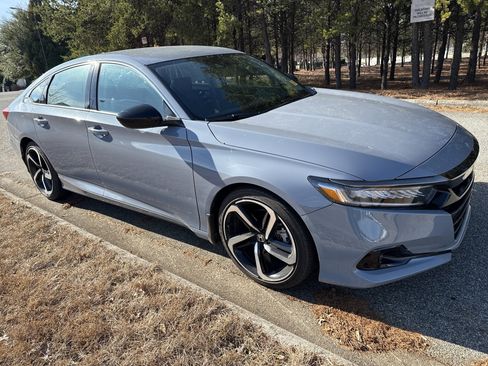 Used 2022 Honda Accord Sport Special Edition image 2