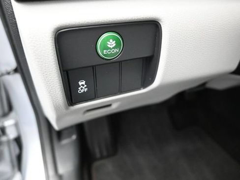 Used 2017 Honda Accord LX image 13