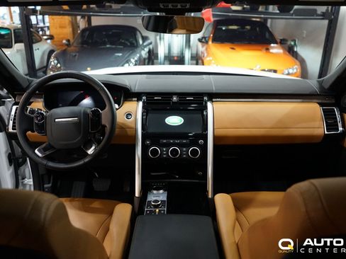 Used 2020 Land Rover Discovery HSE Luxury image 17