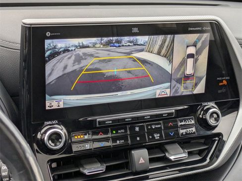 Used 2021 Toyota Highlander Platinum image 27