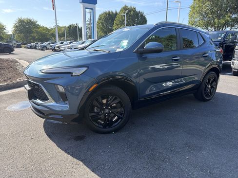 Used 2024 Buick Encore GX Sport Touring AWD/4WD image 5